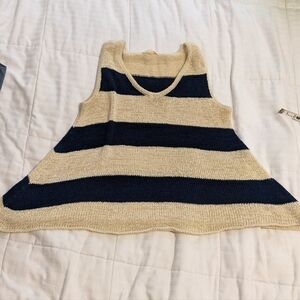 Oddi sleeveless striped sweater top size small